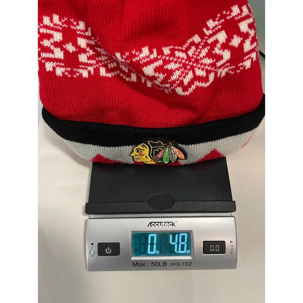 Adidas Chicago Blackhawks NHL Red Snowflake‎ Pom Pom Beanie Hat One Size